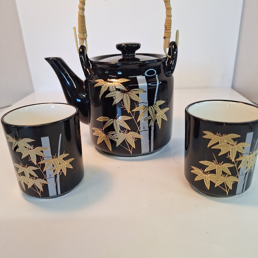 Vintage Otagiri Teapot With 2 Cups.